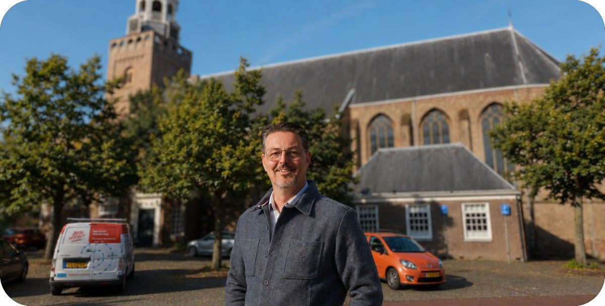Medewerker van Aster in het centrum van Bodegraven omdat aster diensten en oplossingen levert aan organisaties in Bodegraven en omgeving.